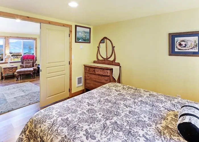 Obstruction Pass Cottage